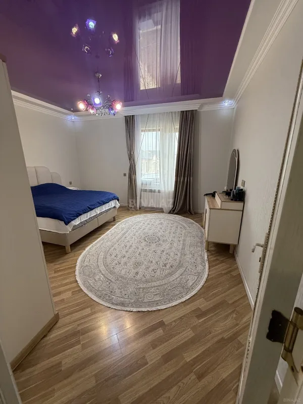 Satılır 5 otaqlı həyət evi 200 m²