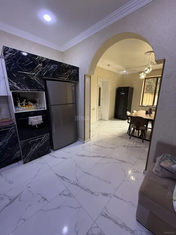 Satılır 5 otaqlı həyət evi 200 m²