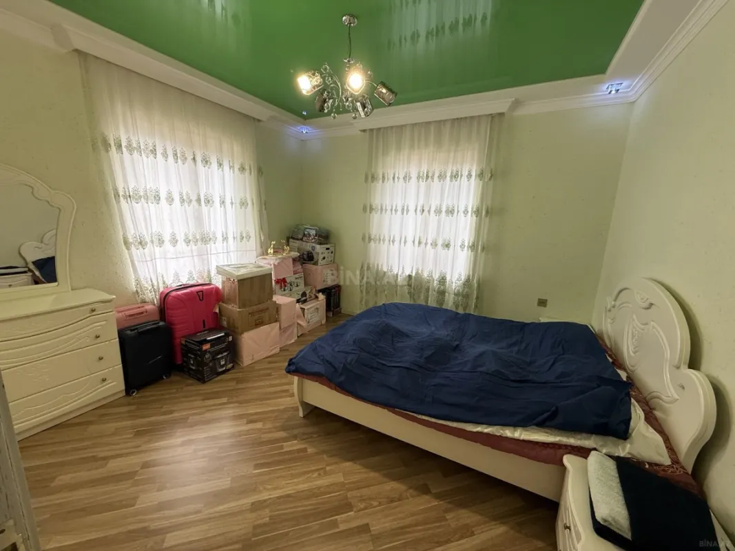 Satılır 5 otaqlı həyət evi 200 m²