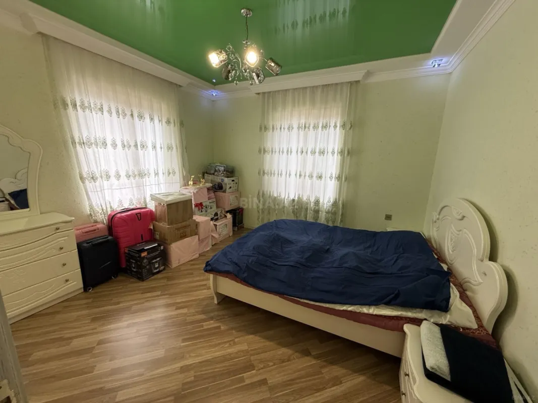Satılır 5 otaqlı həyət evi 200 m²