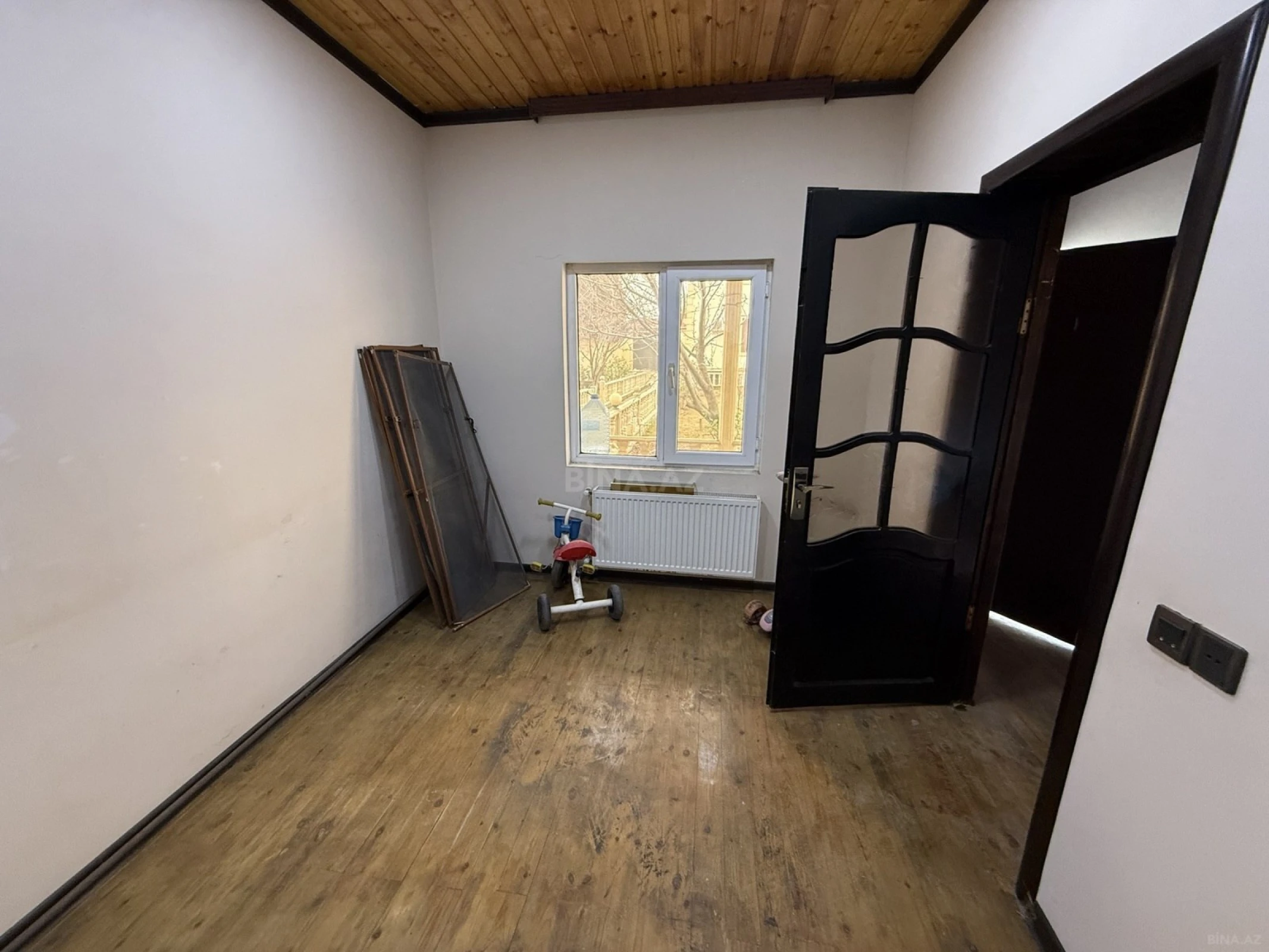 Satılır 5 otaqlı həyət evi 200 m²