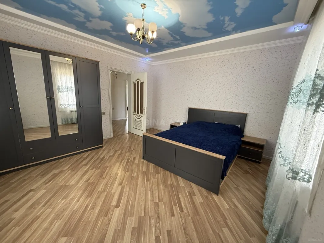 Satılır 5 otaqlı həyət evi 200 m²