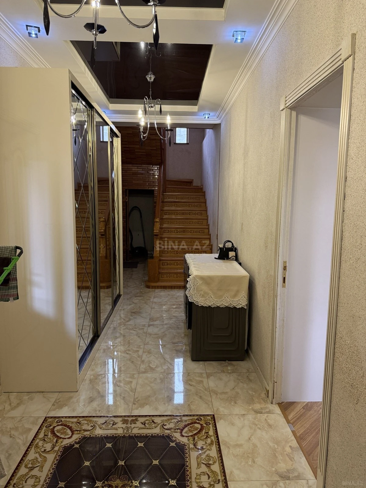Satılır 5 otaqlı həyət evi 200 m²