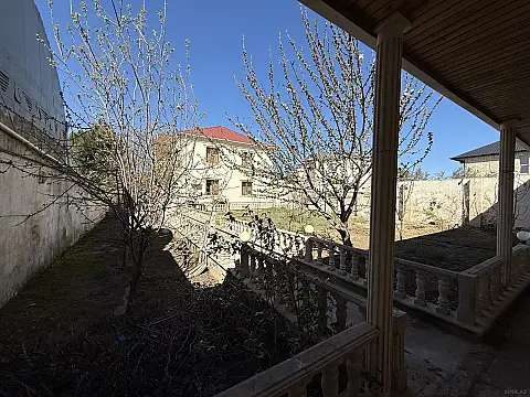 Satılır 5 otaqlı həyət evi 200 m²