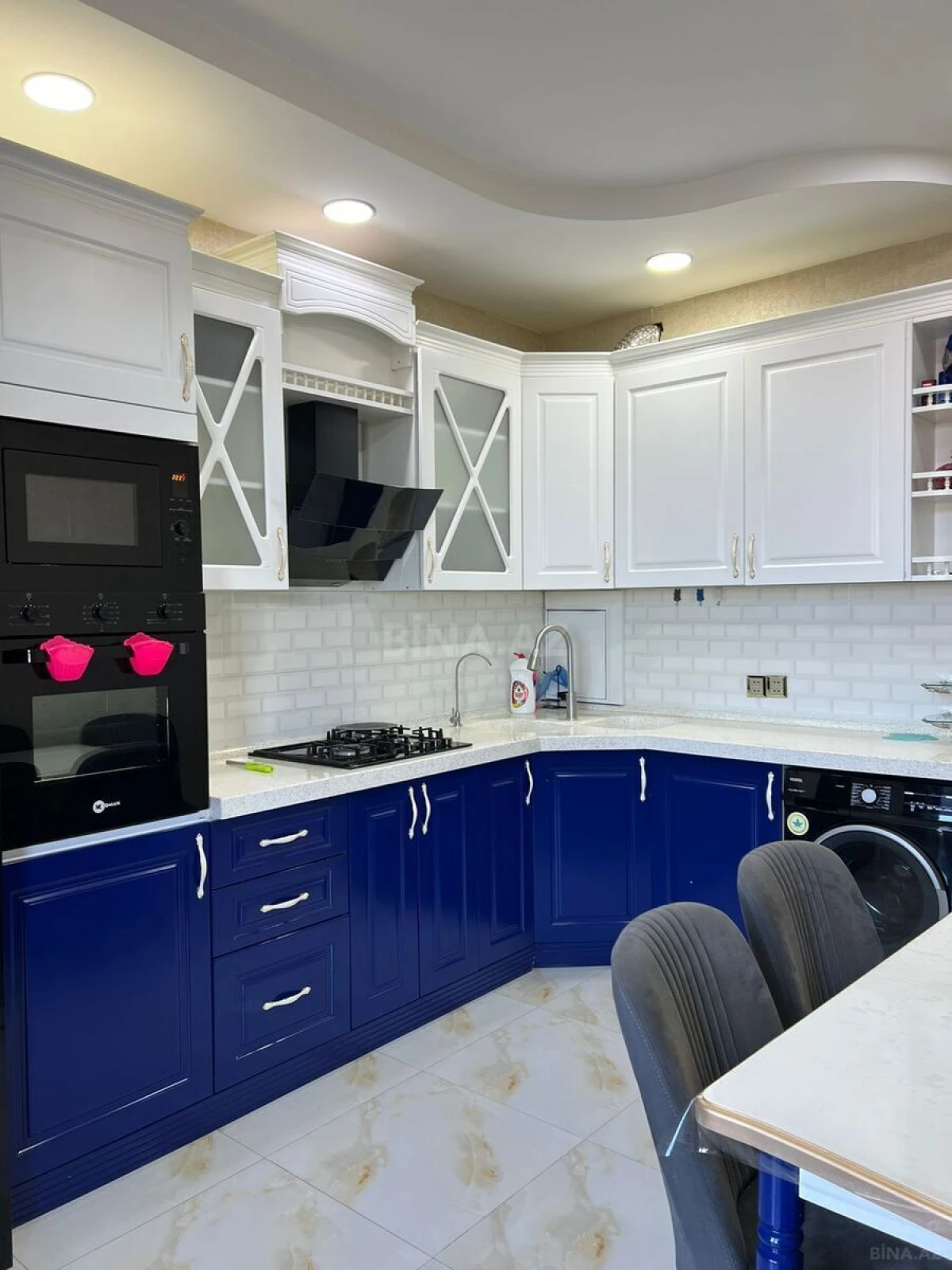 Kirayə verilir 2 otaqlı mənzil 107 m²