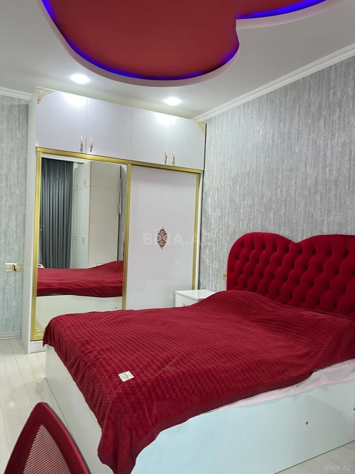 Kirayə verilir 2 otaqlı mənzil 107 m²