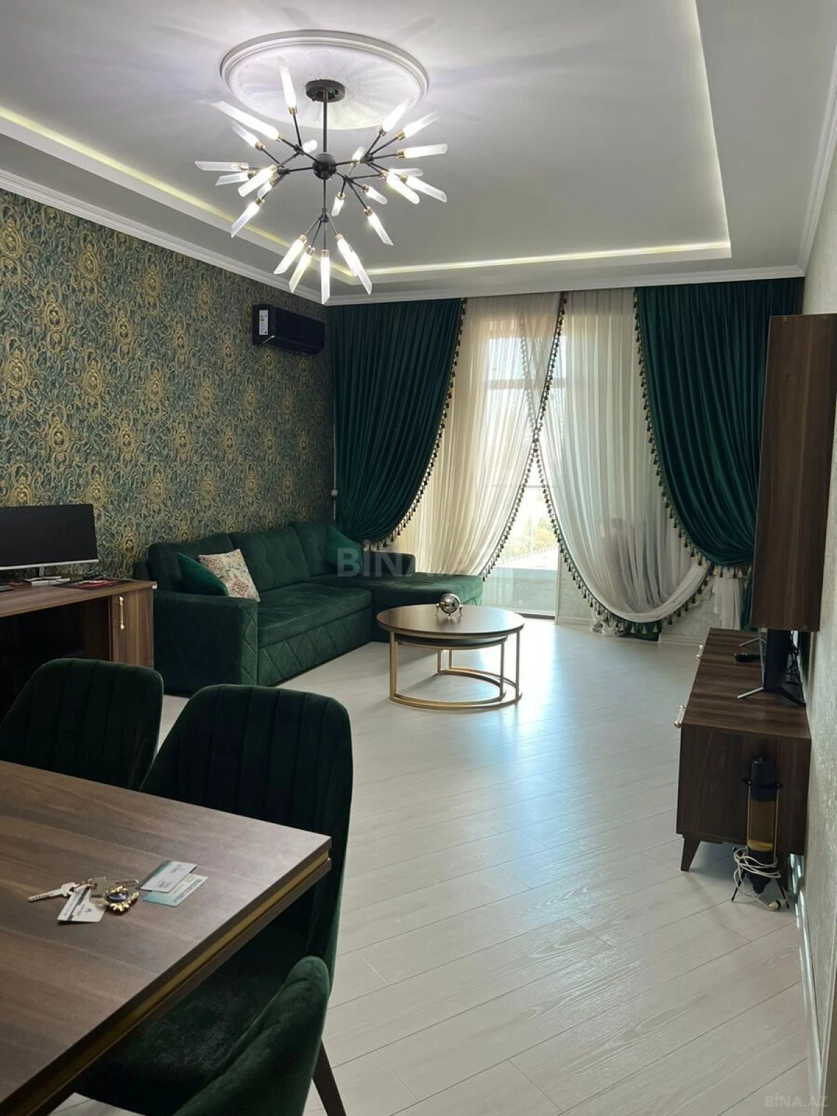 Kirayə verilir 2 otaqlı mənzil 107 m²