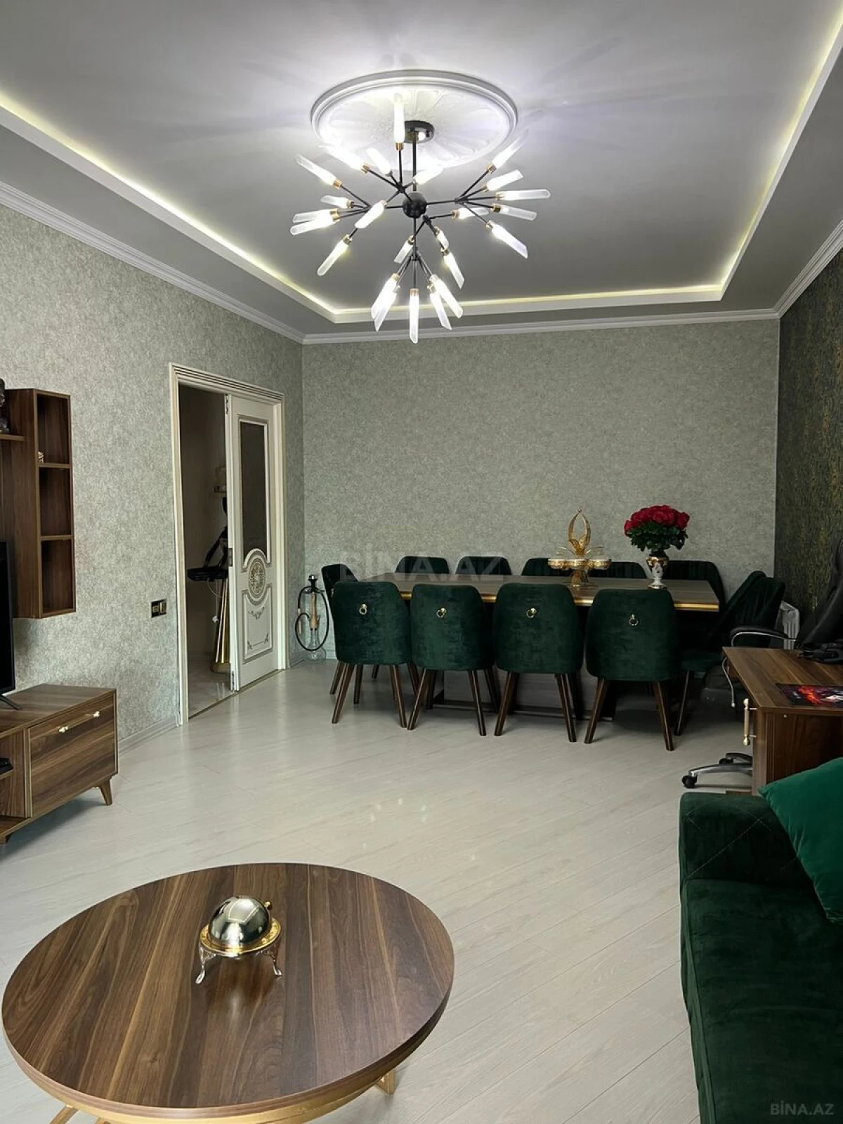 Kirayə verilir 2 otaqlı mənzil 107 m²