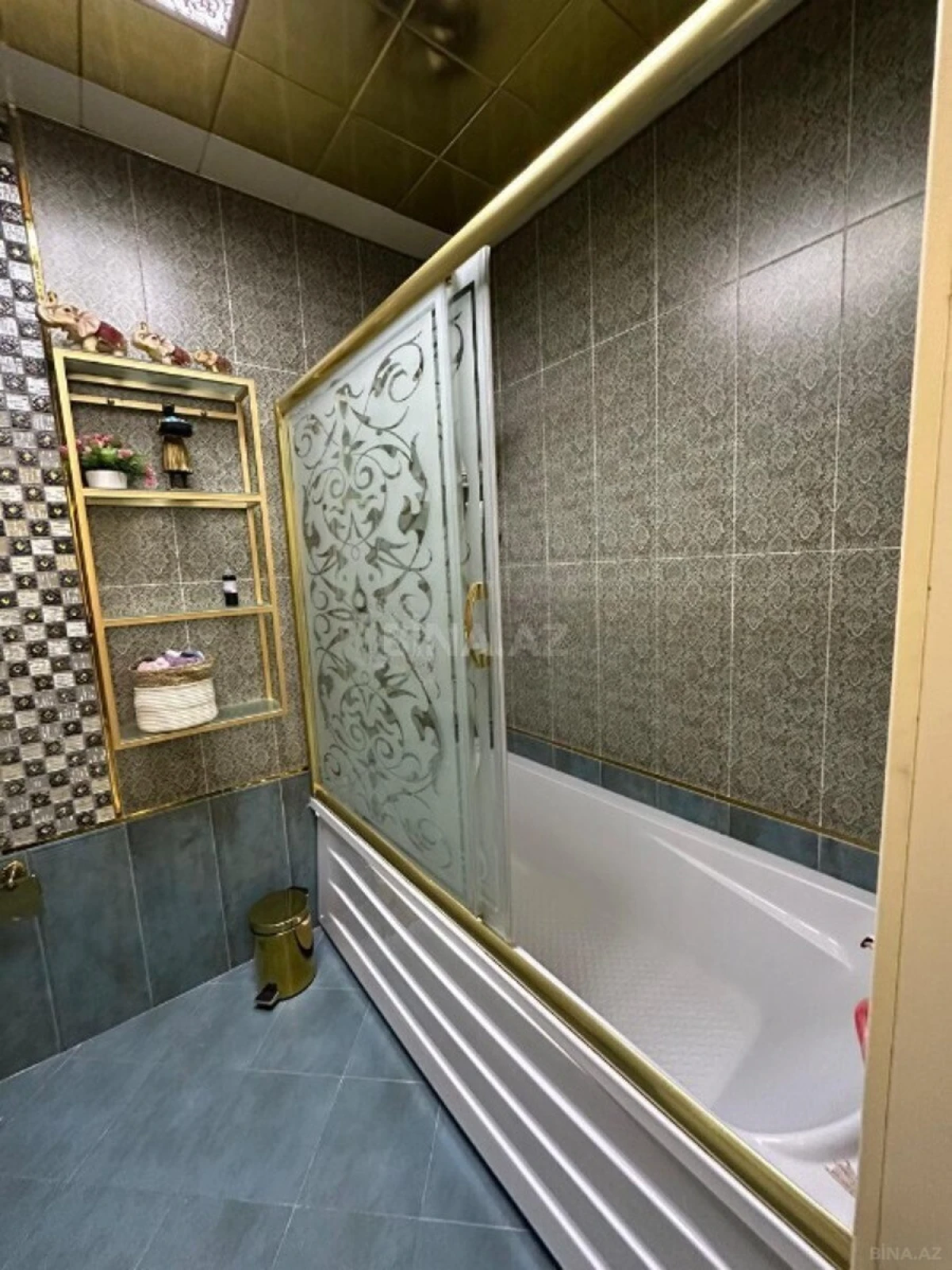 Kirayə verilir 2 otaqlı mənzil 107 m²