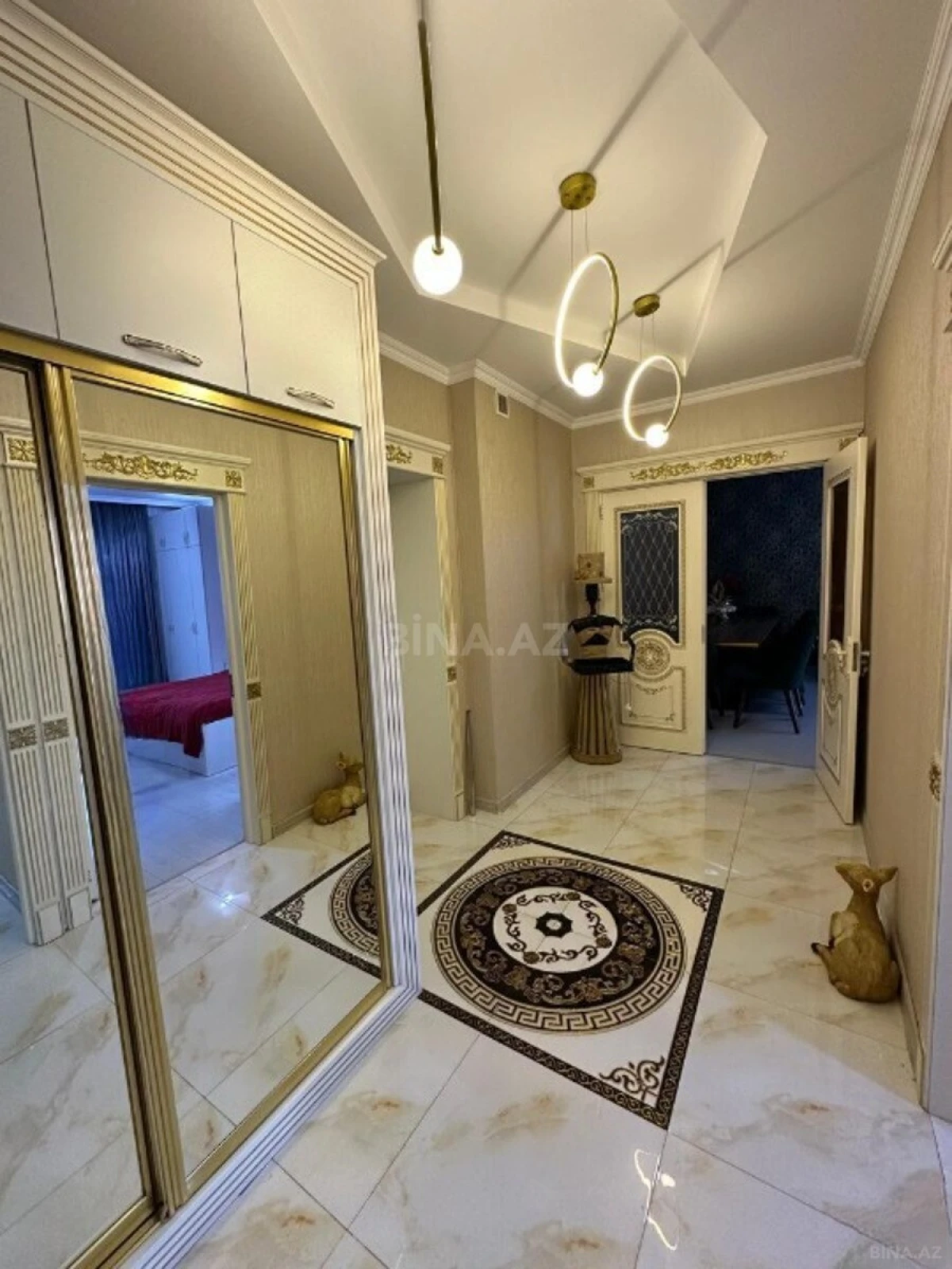 Kirayə verilir 2 otaqlı mənzil 107 m²