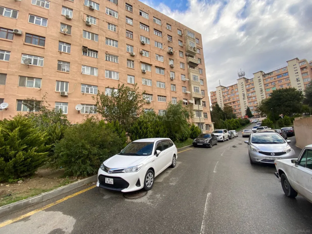Satılır 4 otaqlı mənzil 100 m²