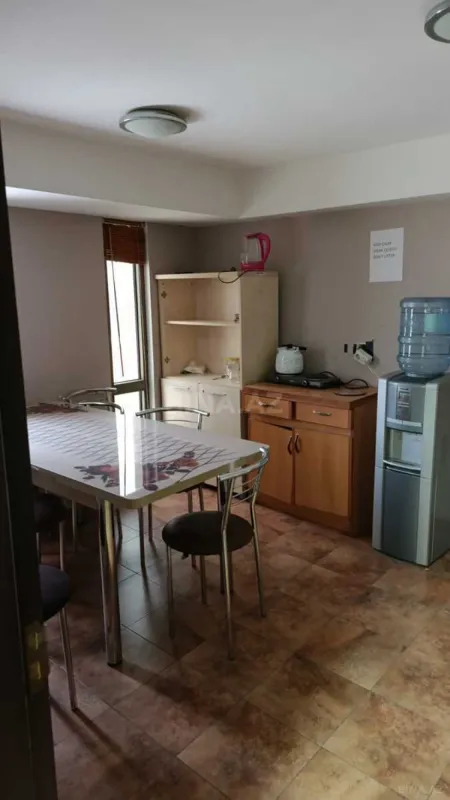 Kirayə verilir 5 otaqlı ofis 300 m²