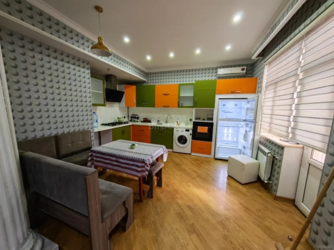 Kirayə verilir 3 otaqlı mənzil 135 m²