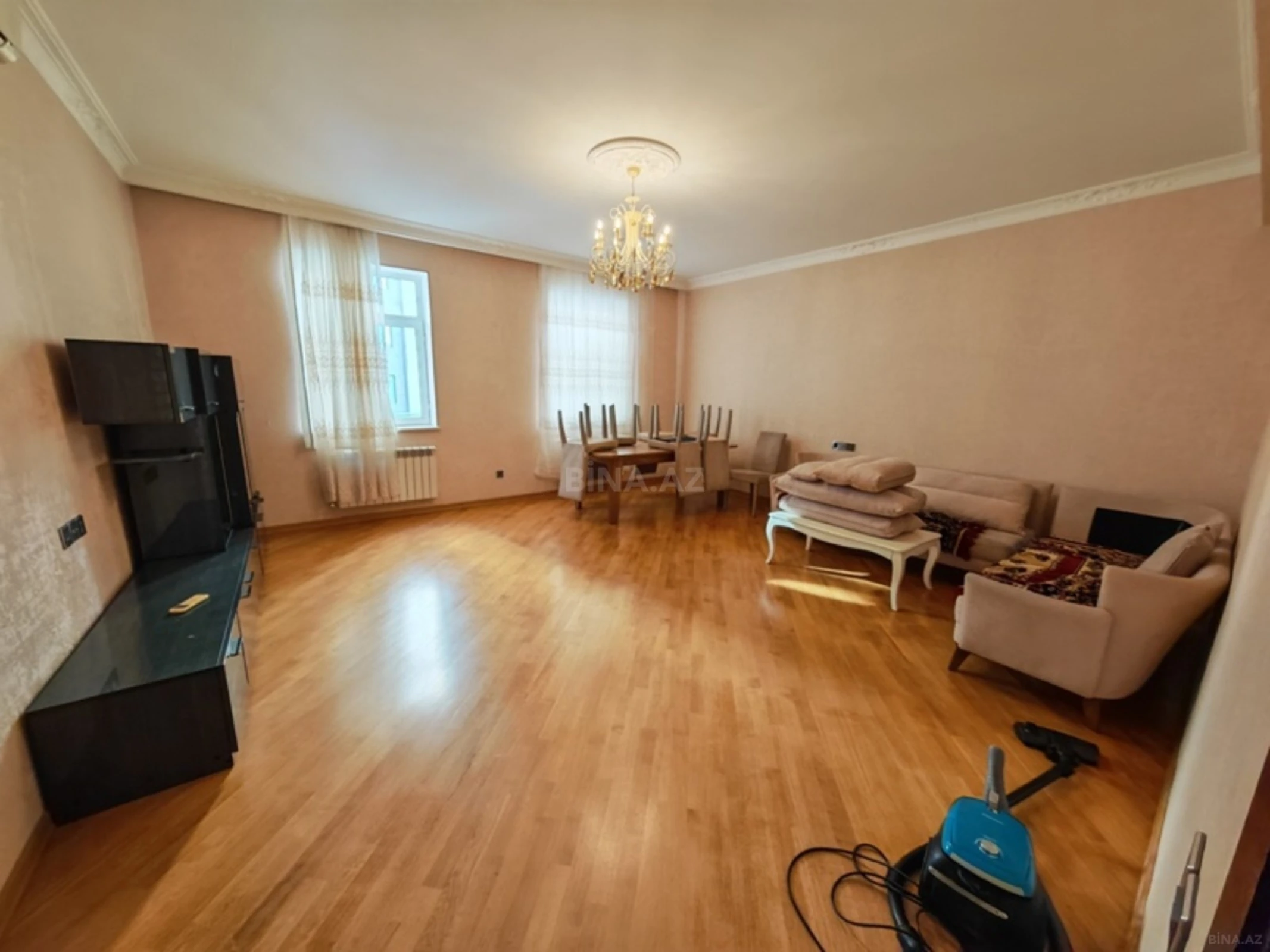 Kirayə verilir 3 otaqlı mənzil 135 m²