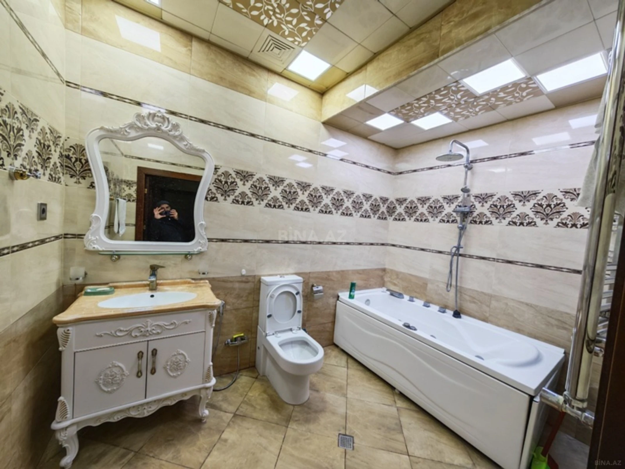 Kirayə verilir 3 otaqlı mənzil 135 m²