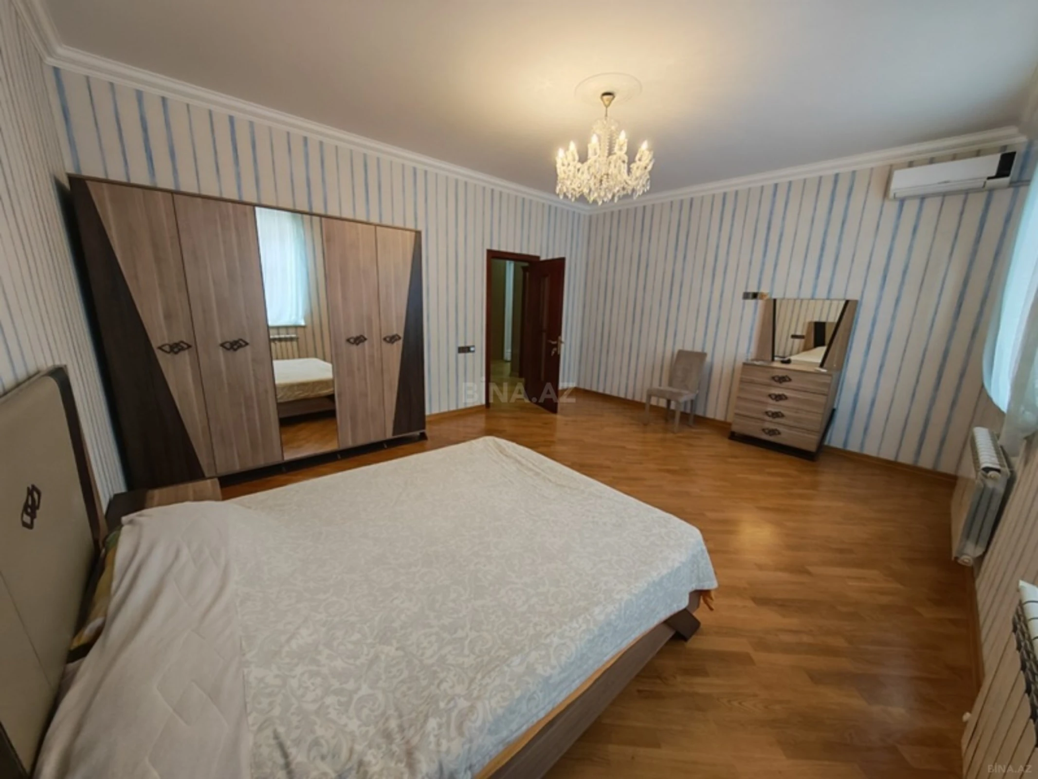 Kirayə verilir 3 otaqlı mənzil 135 m²