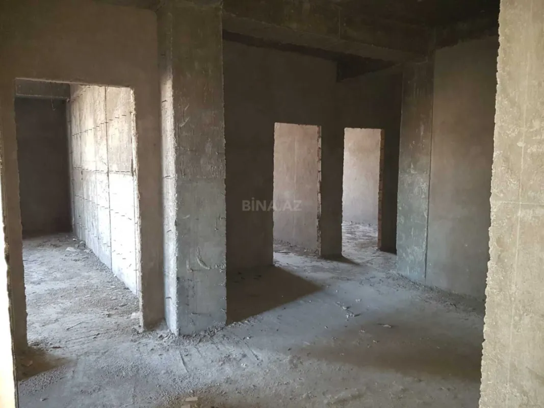 Satılır 4 otaqlı mənzil 205 m²