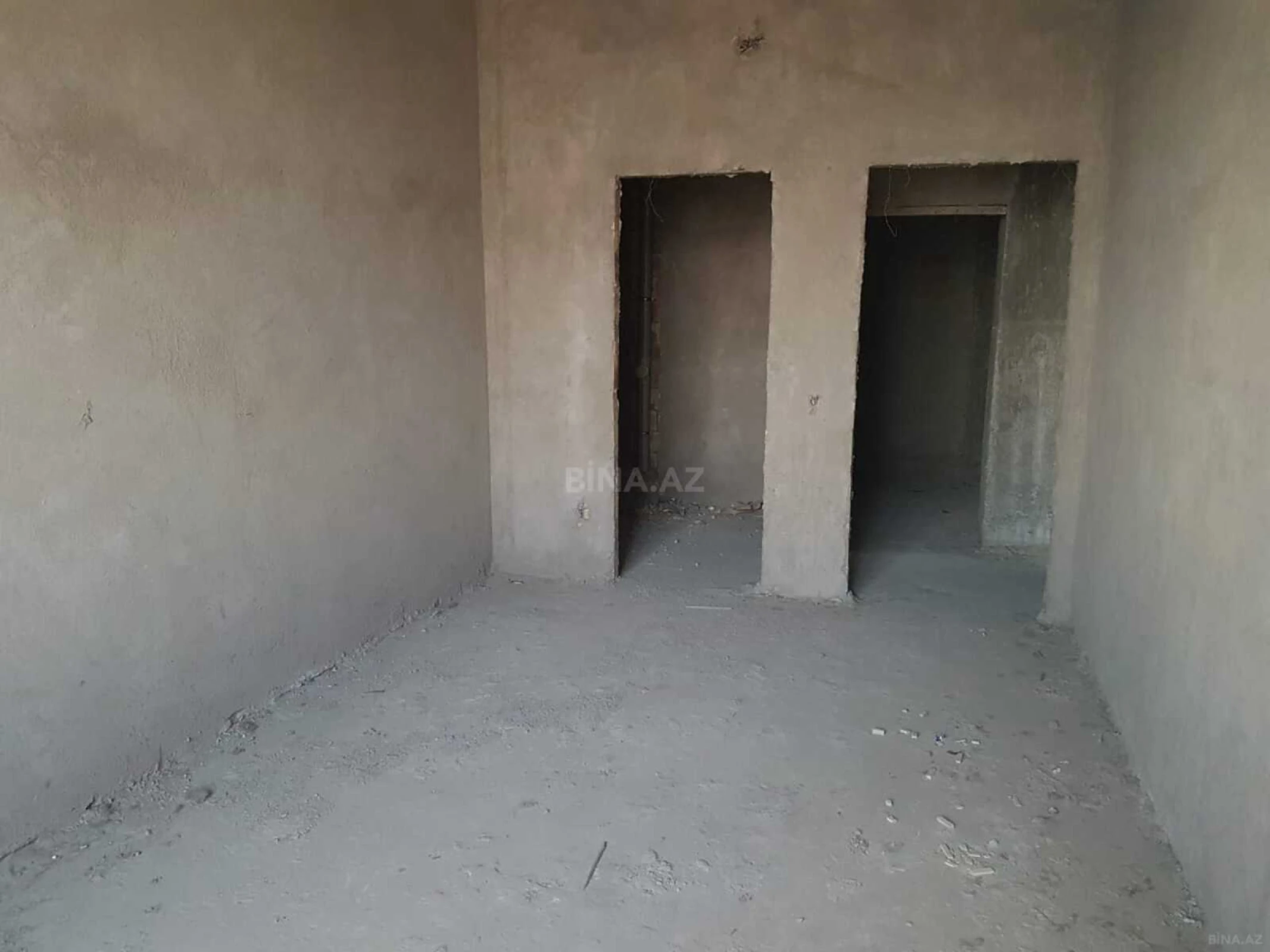 Satılır 4 otaqlı mənzil 205 m²