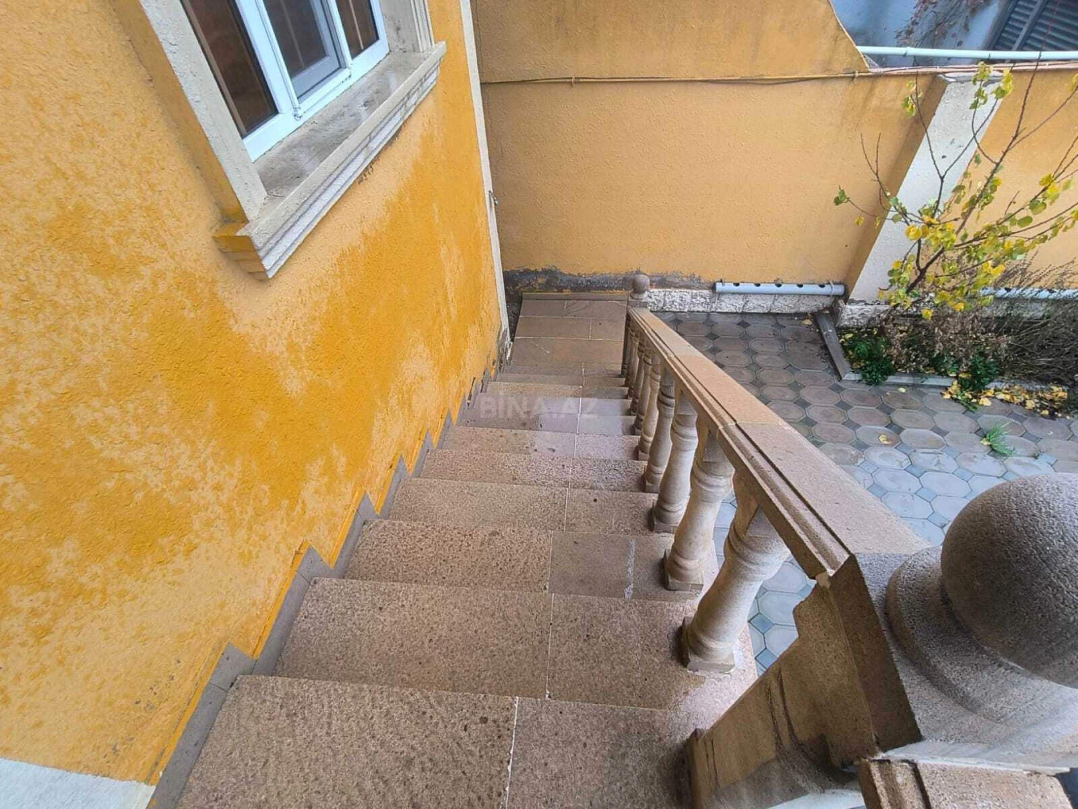 Satılır 4 otaqlı həyət evi 181 m²