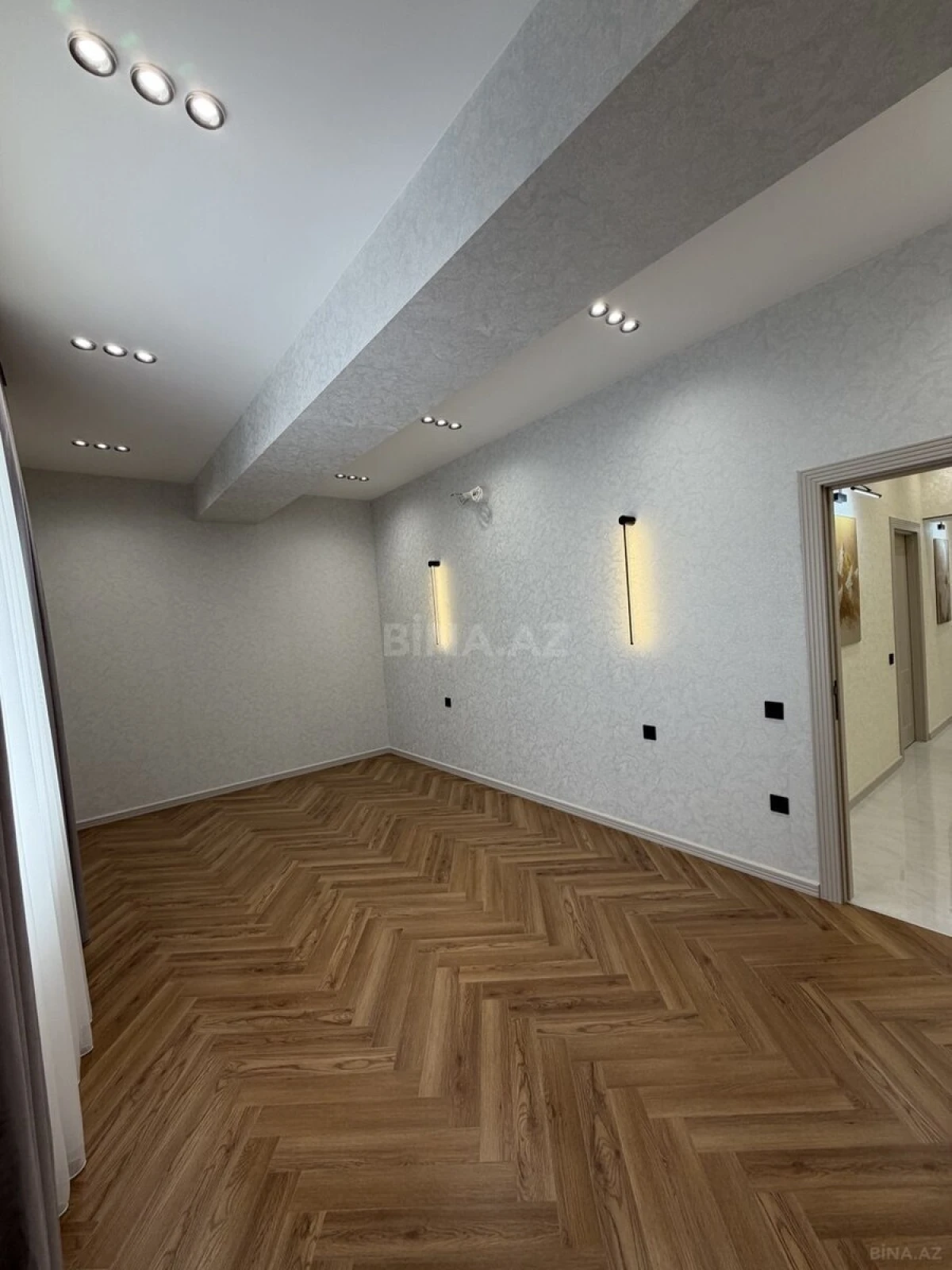 Satılır 3 otaqlı mənzil 105 m²