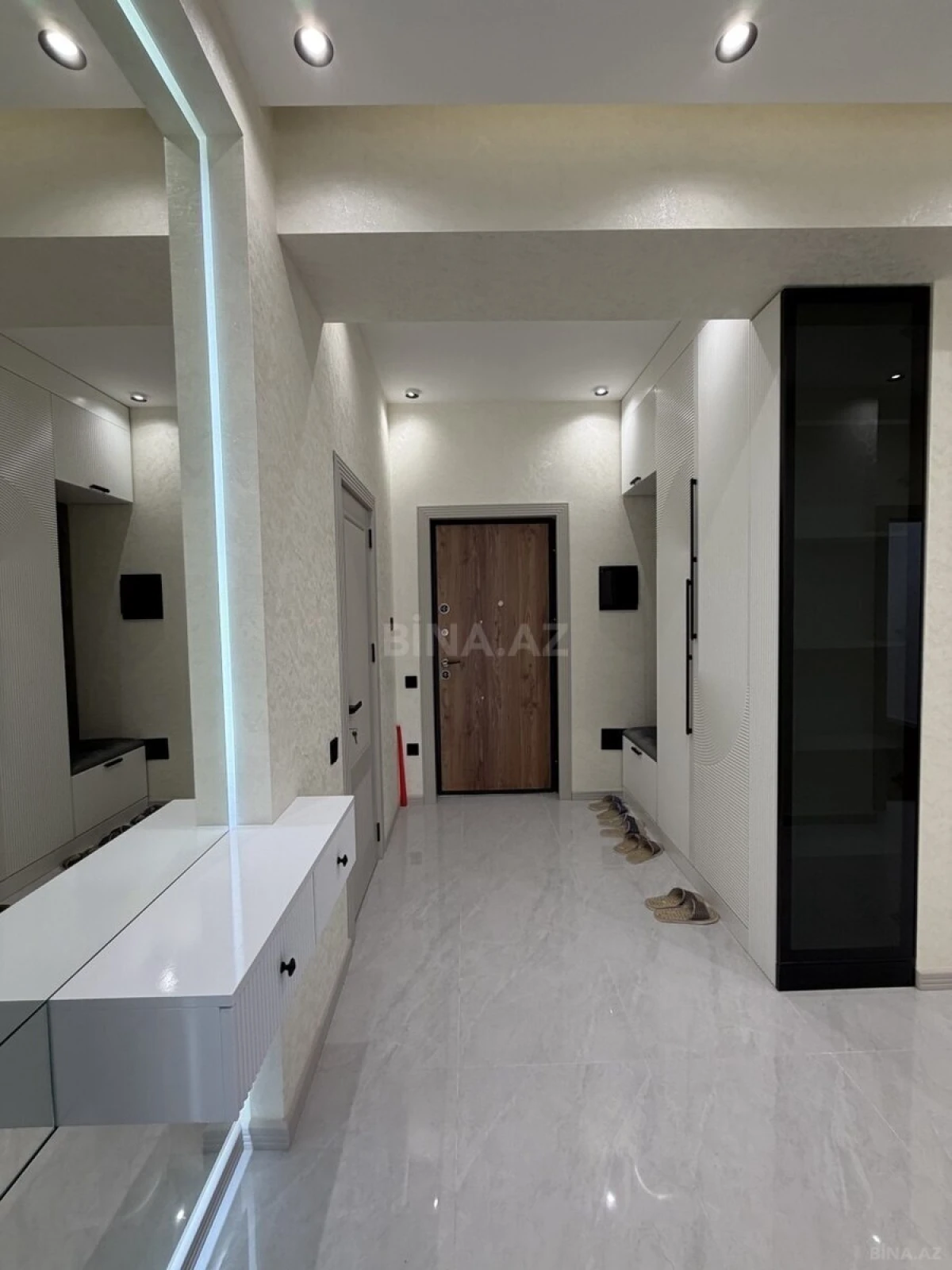 Satılır 3 otaqlı mənzil 105 m²
