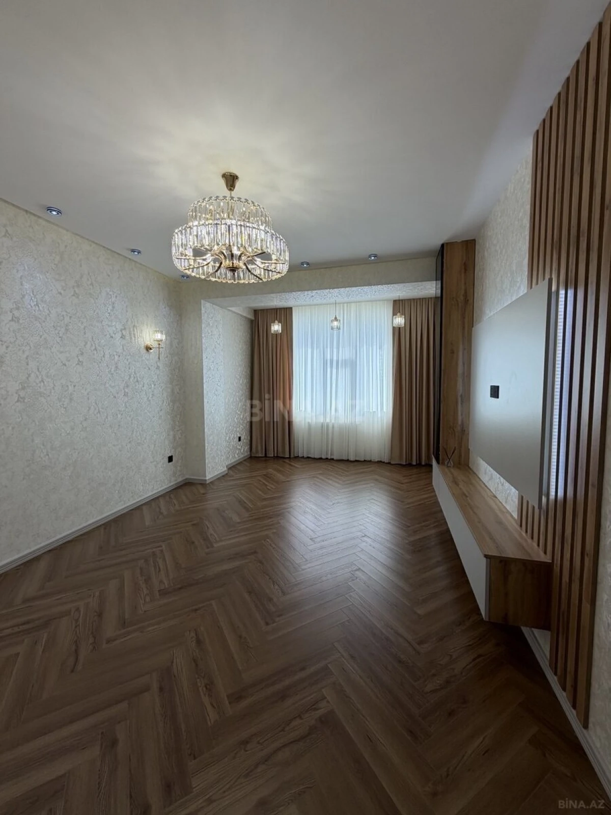 Satılır 3 otaqlı mənzil 105 m²