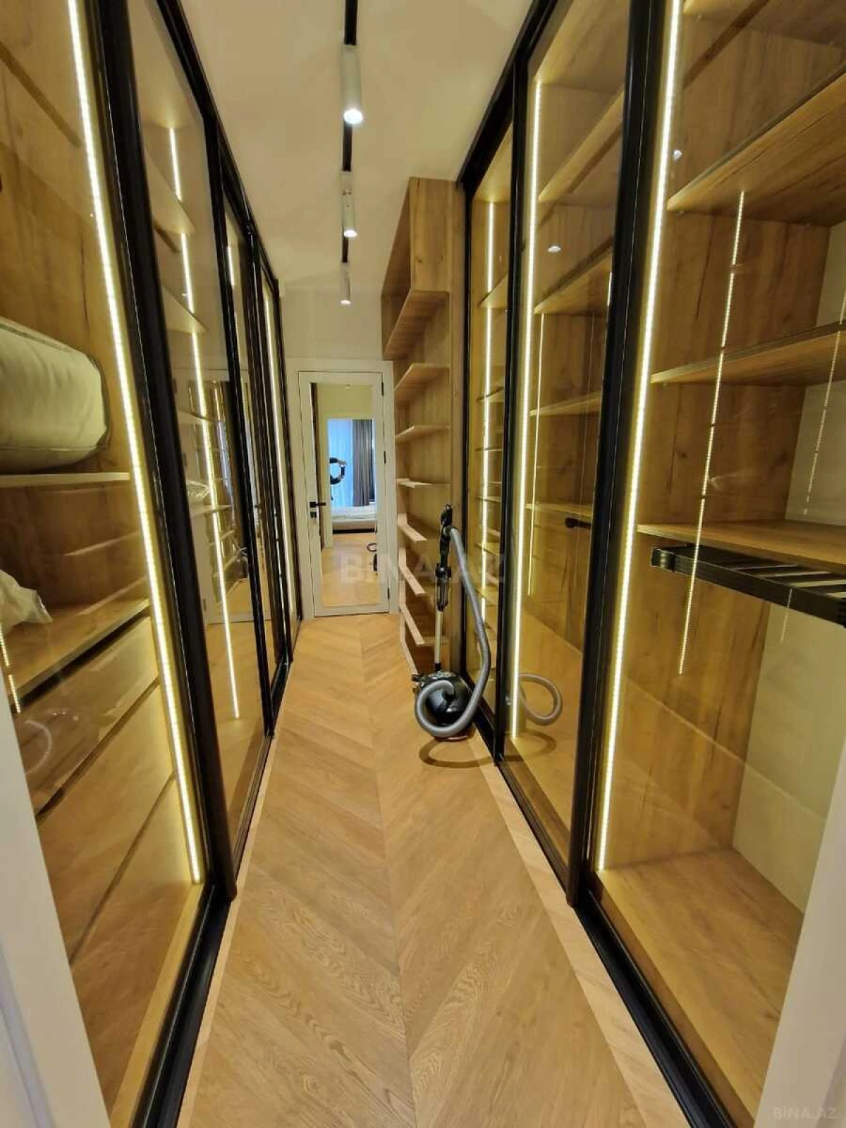 Kirayə verilir 3 otaqlı mənzil 170 m²