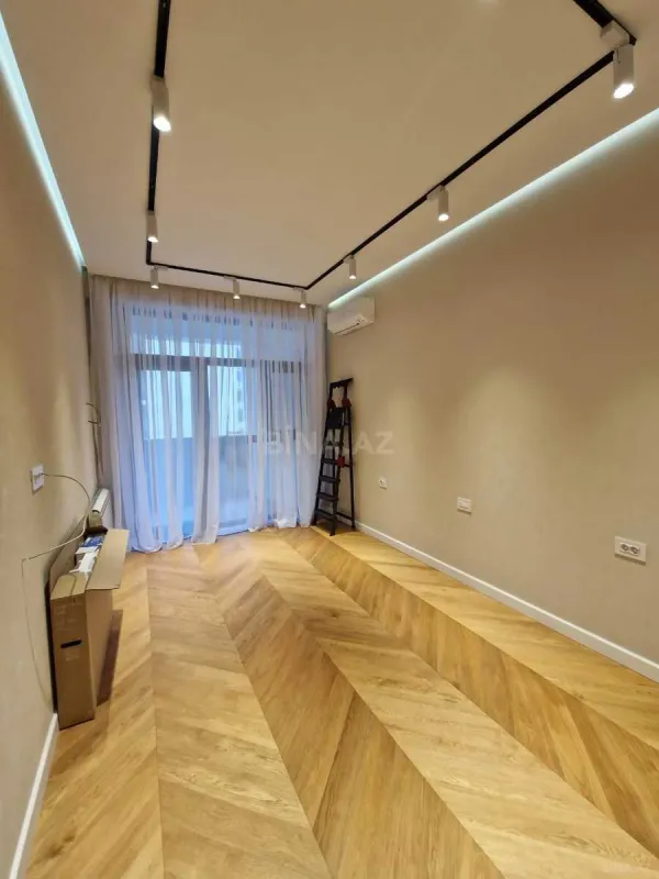 Kirayə verilir 3 otaqlı mənzil 170 m²