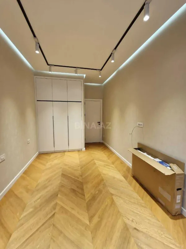 Kirayə verilir 3 otaqlı mənzil 170 m²
