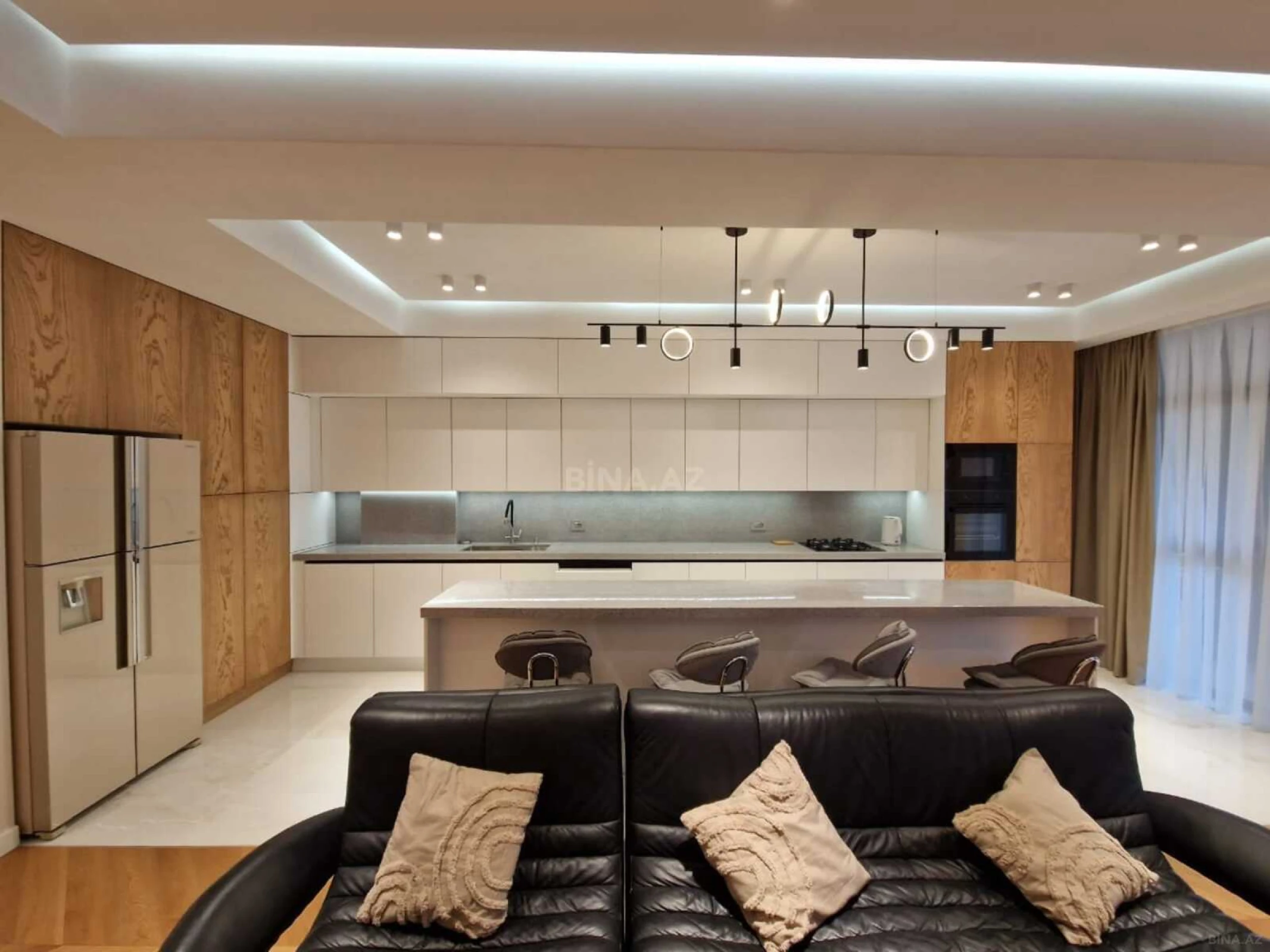 Kirayə verilir 3 otaqlı mənzil 170 m²