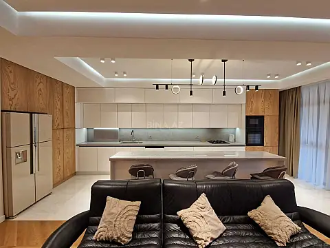 Kirayə verilir 3 otaqlı mənzil 170 m²