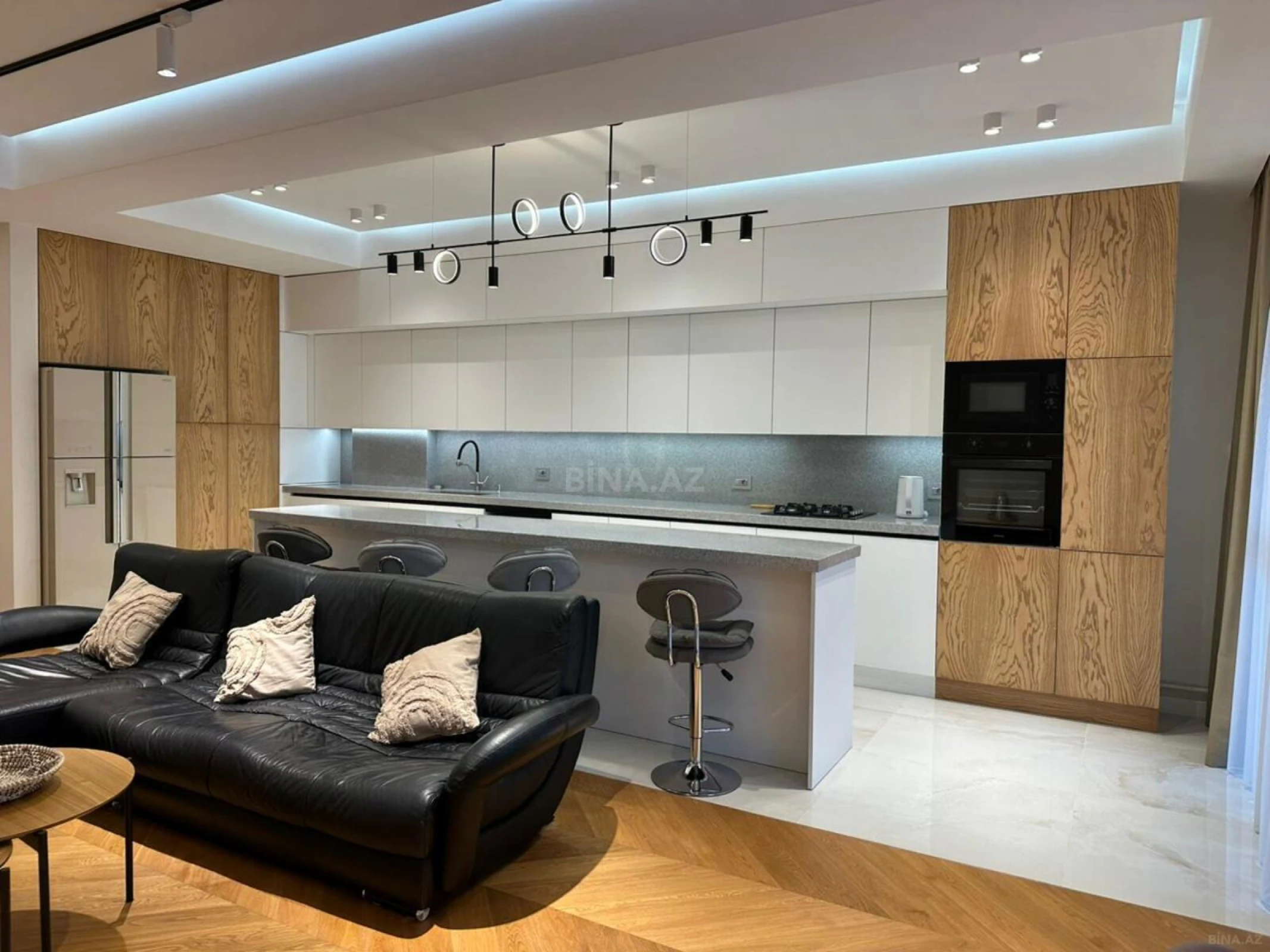 Kirayə verilir 3 otaqlı mənzil 170 m²