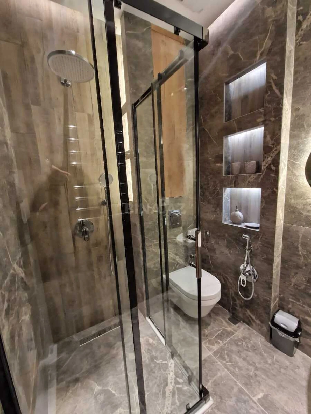 Kirayə verilir 3 otaqlı mənzil 170 m²