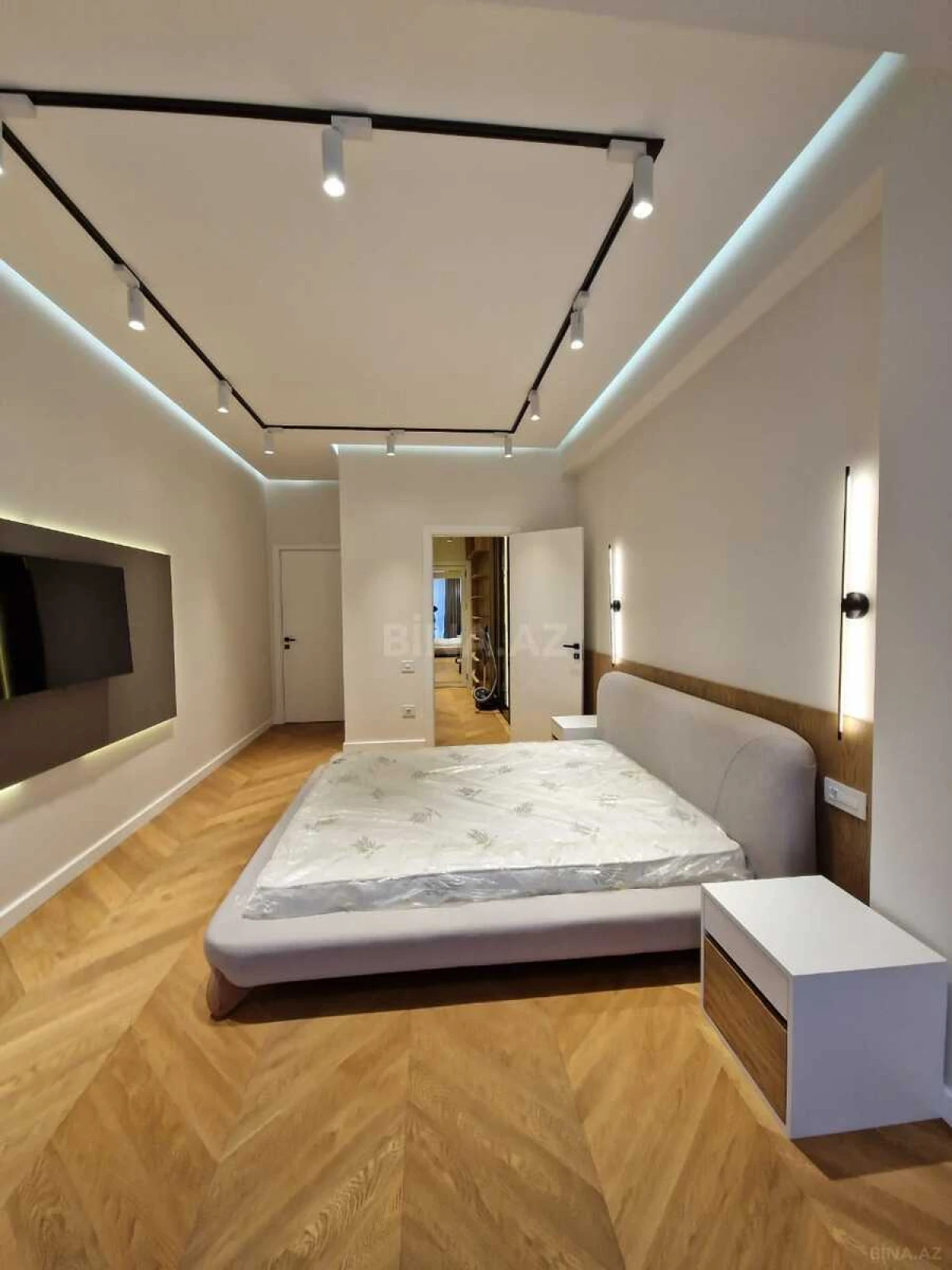 Kirayə verilir 3 otaqlı mənzil 170 m²