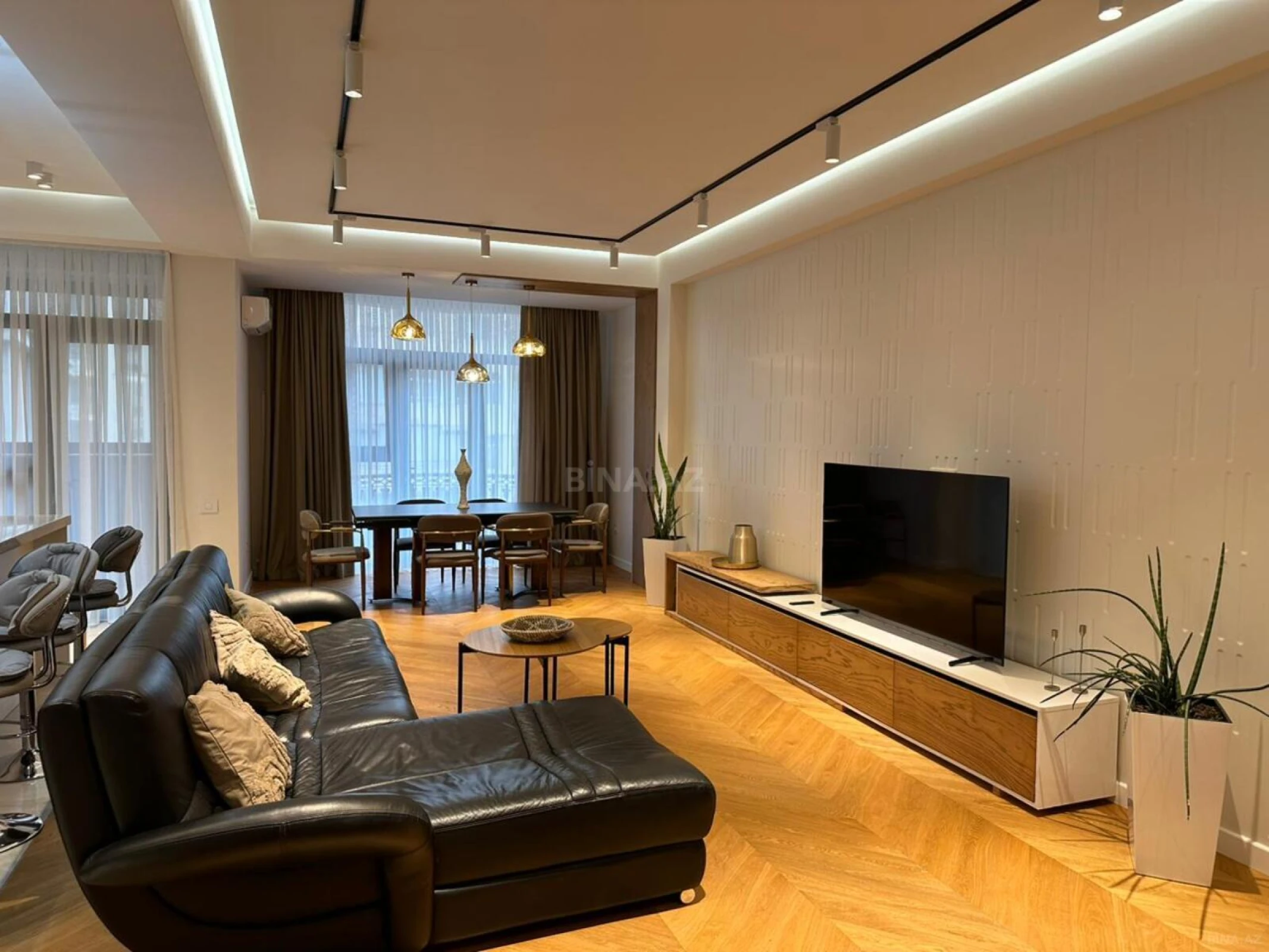 Kirayə verilir 3 otaqlı mənzil 170 m²