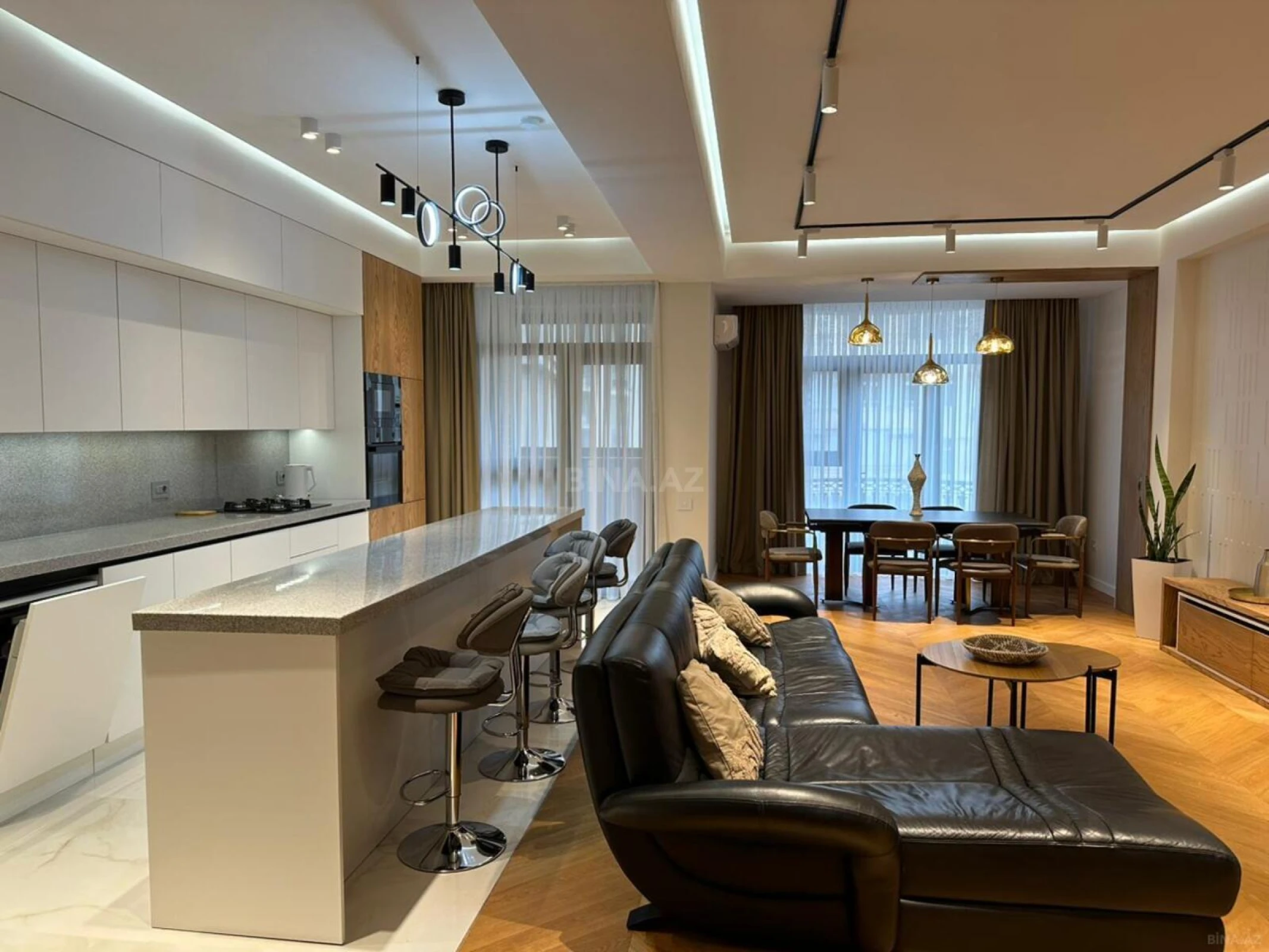 Kirayə verilir 3 otaqlı mənzil 170 m²