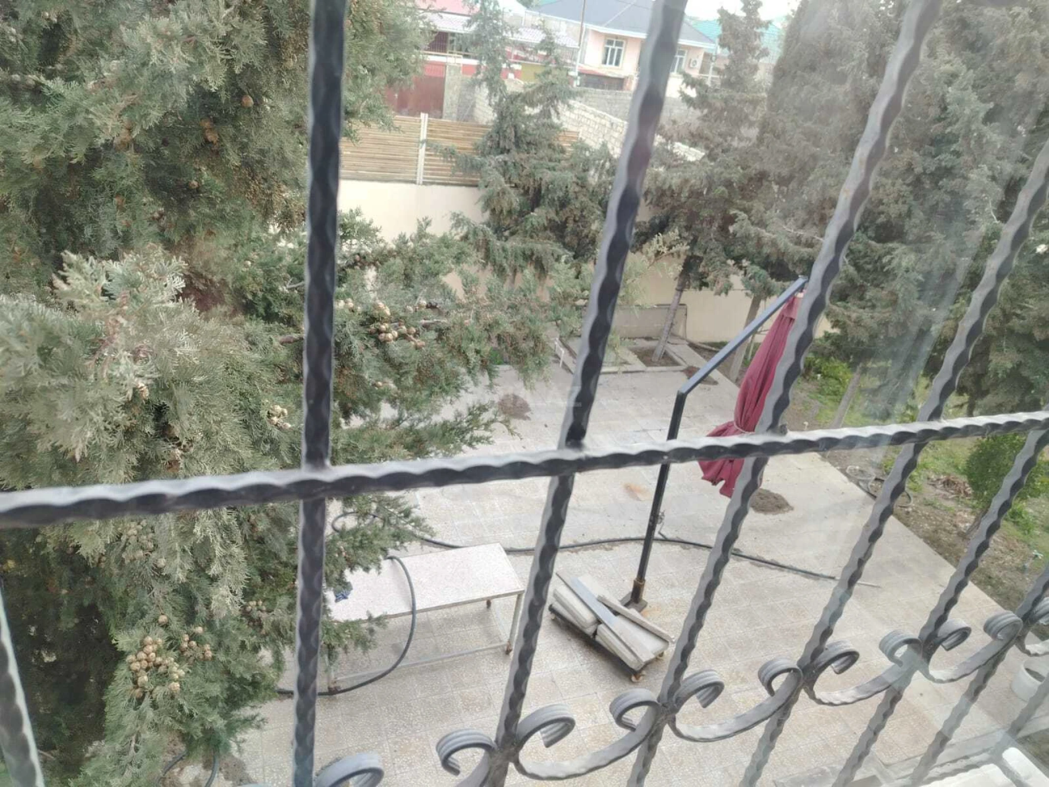 Satılır 6 otaqlı həyət evi 220 m²