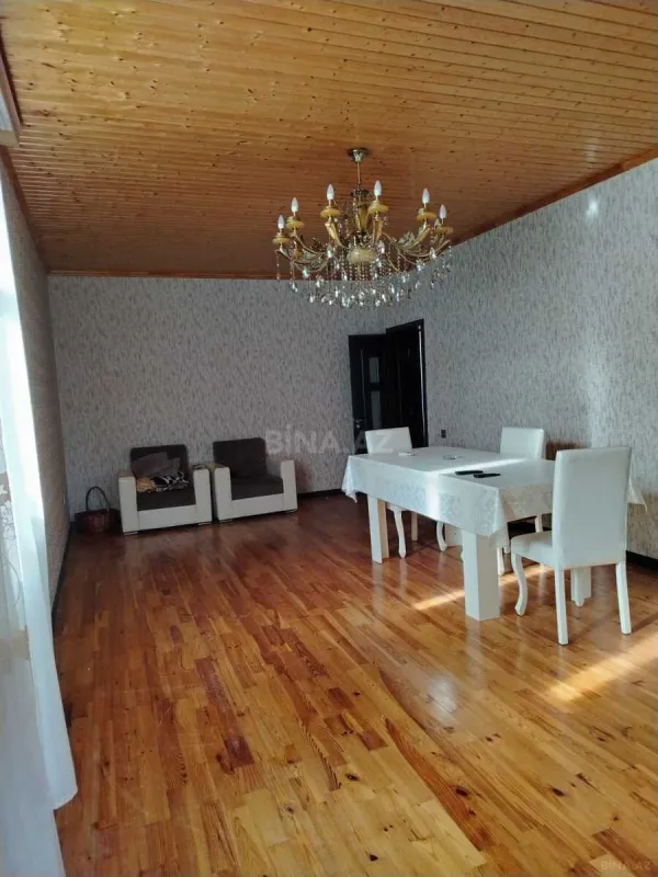 Satılır 6 otaqlı həyət evi 220 m²