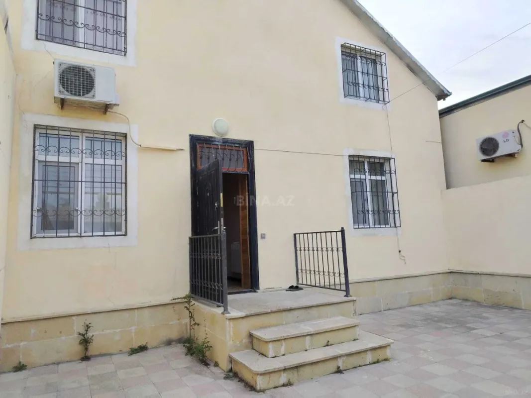 Satılır 6 otaqlı həyət evi 220 m²