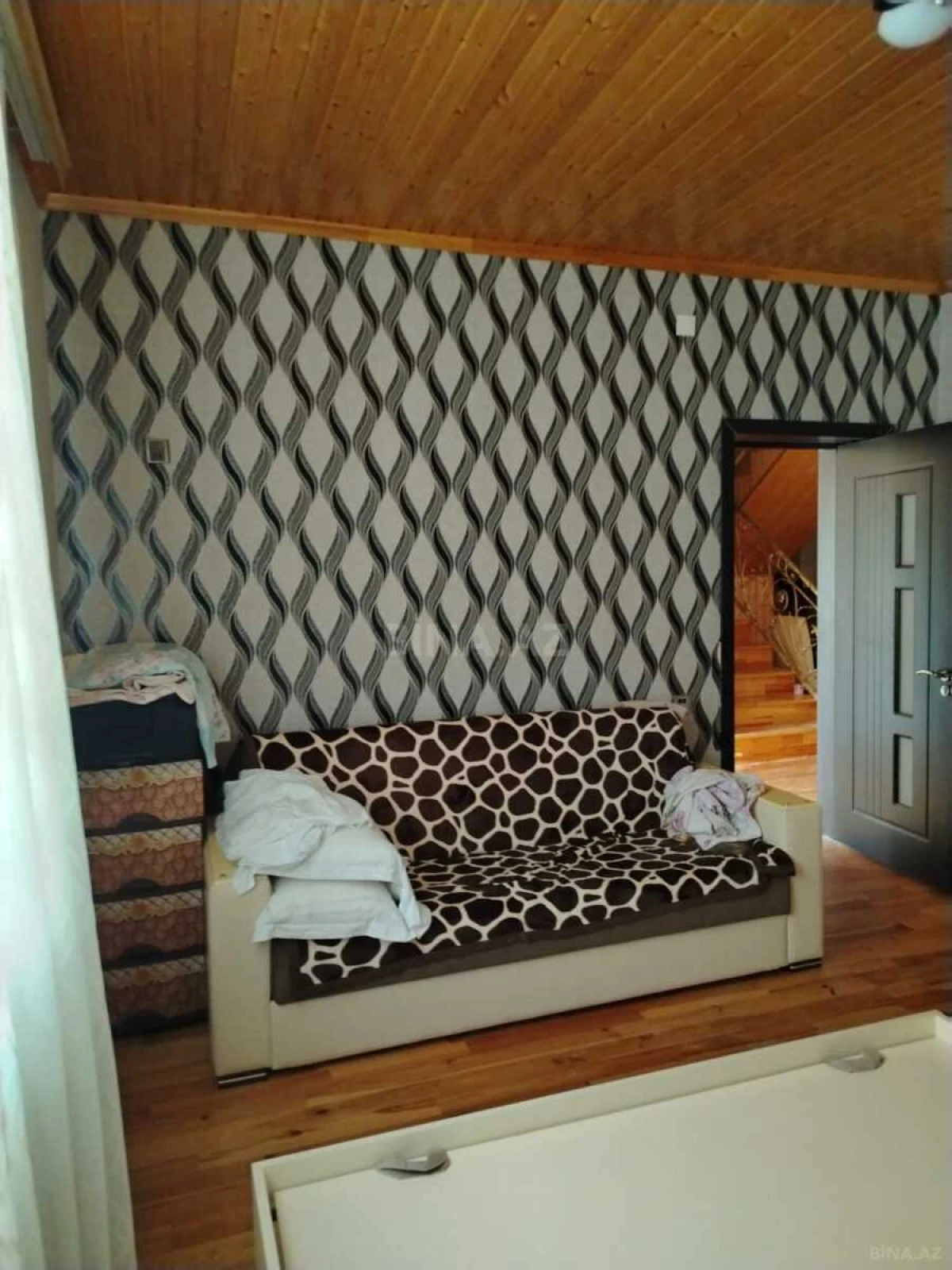 Satılır 6 otaqlı həyət evi 220 m²