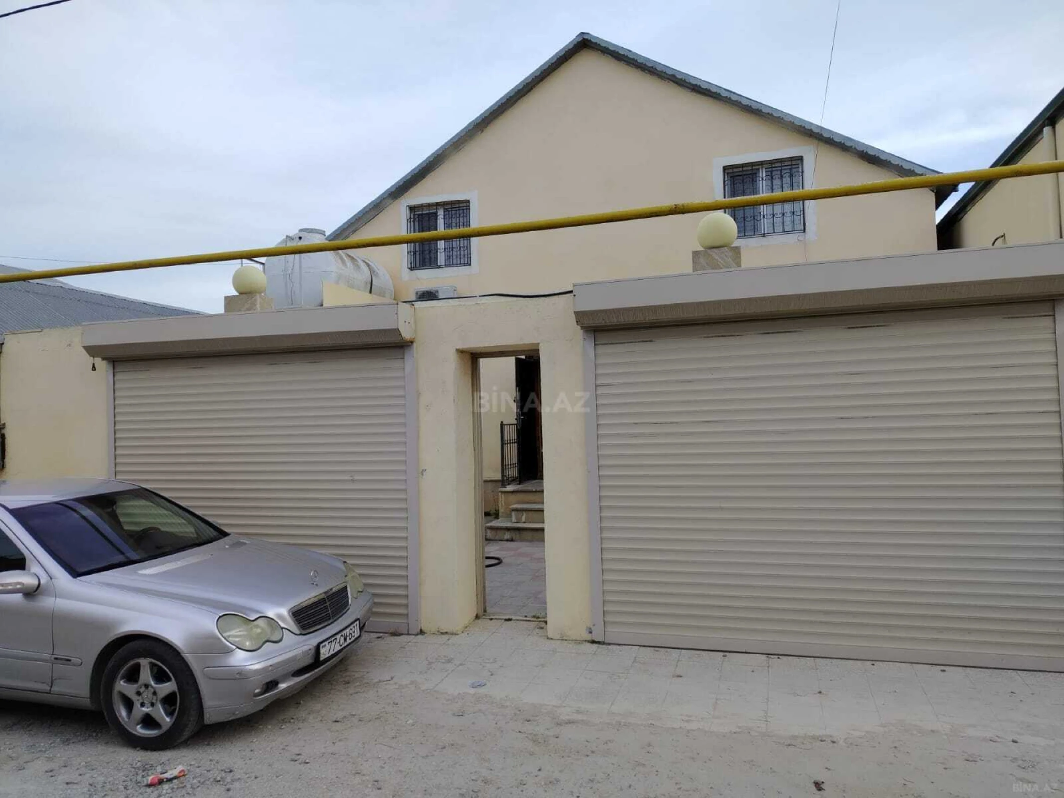 Satılır 6 otaqlı həyət evi 220 m²