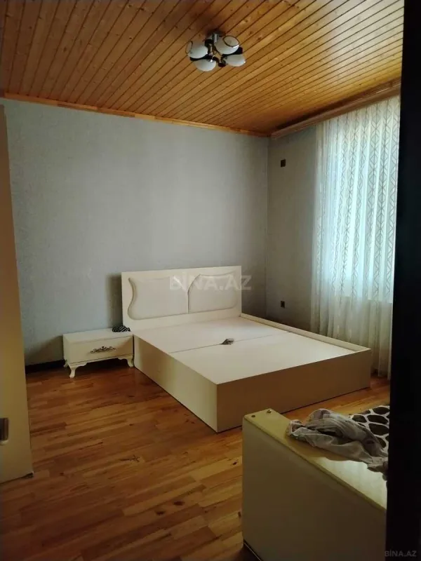 Satılır 6 otaqlı həyət evi 220 m²