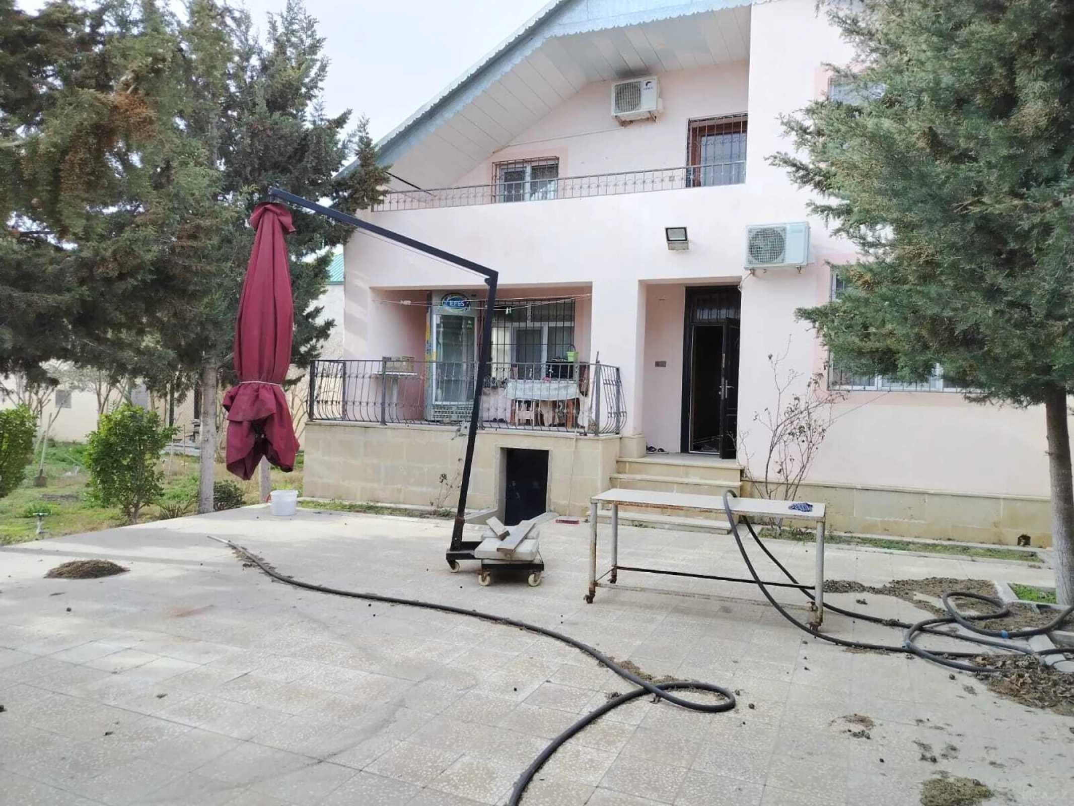 Satılır 6 otaqlı həyət evi 220 m²