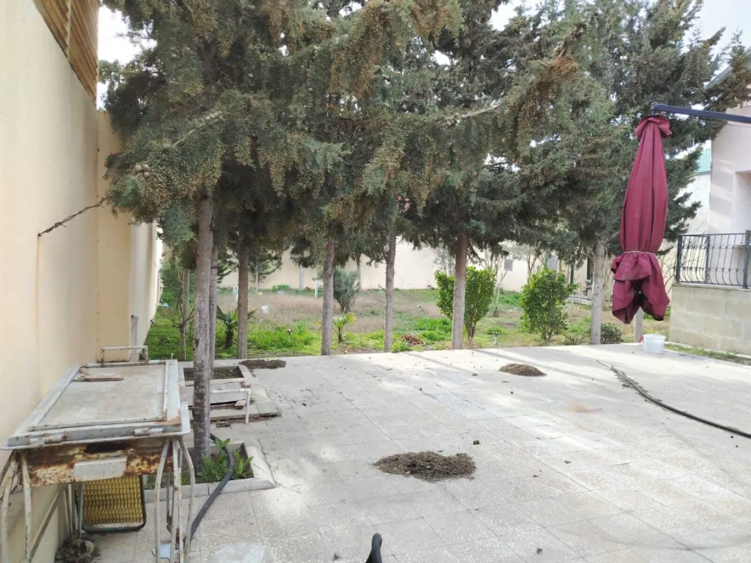 Satılır 6 otaqlı həyət evi 220 m²