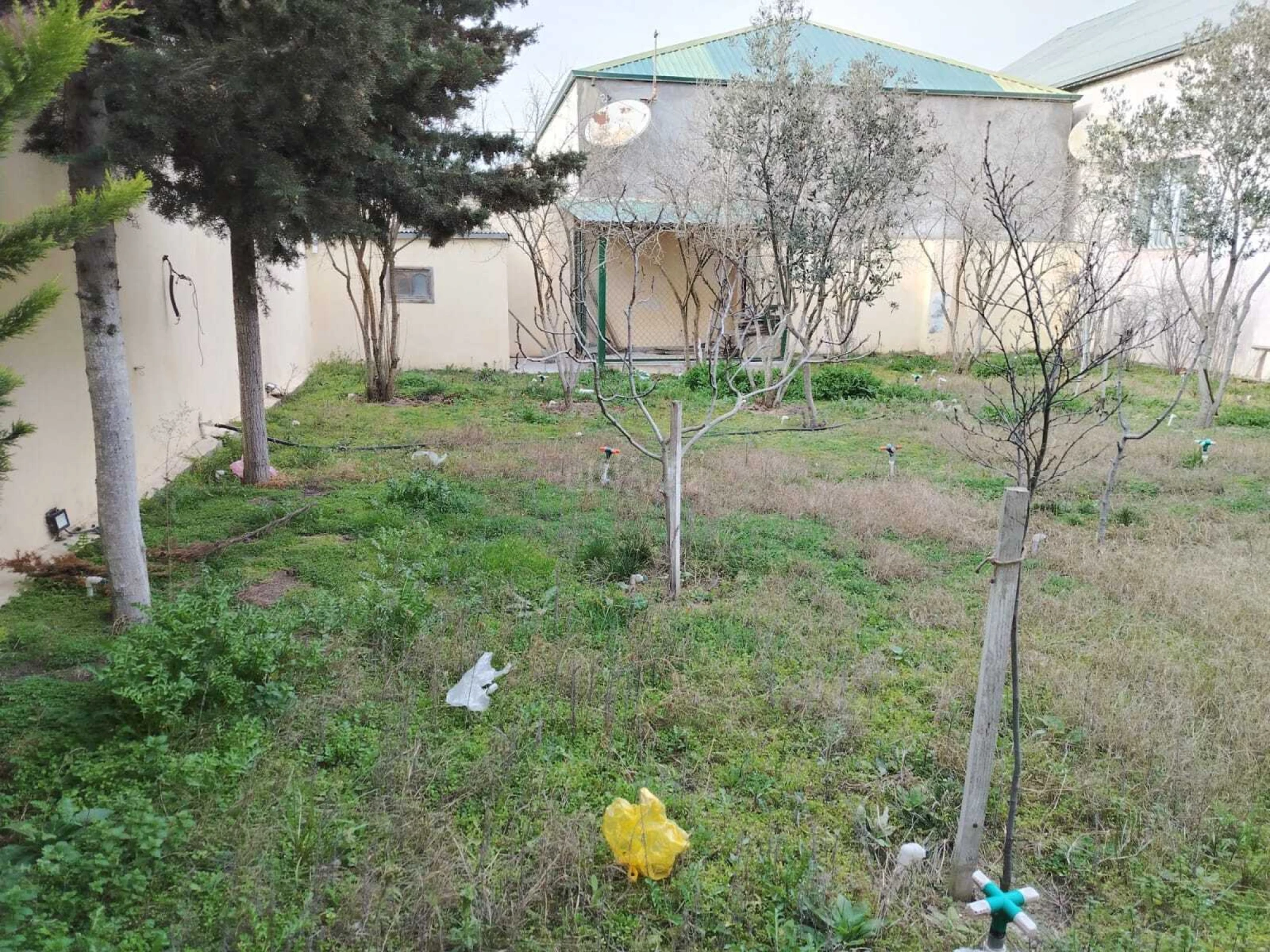 Satılır 6 otaqlı həyət evi 220 m²