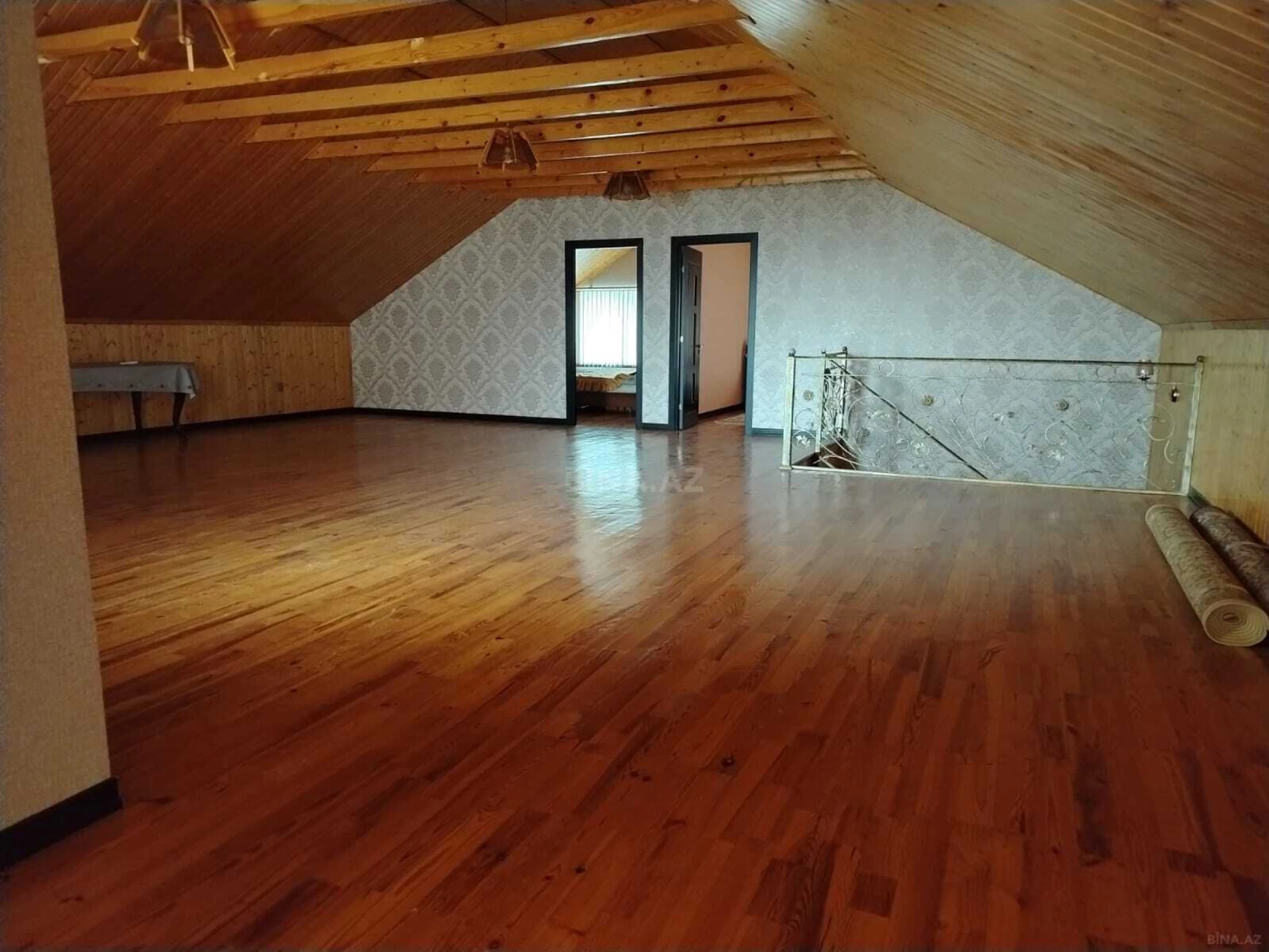 Satılır 6 otaqlı həyət evi 220 m²