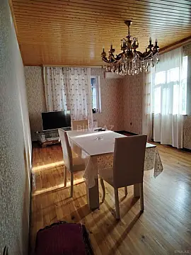 Satılır 6 otaqlı həyət evi 220 m²