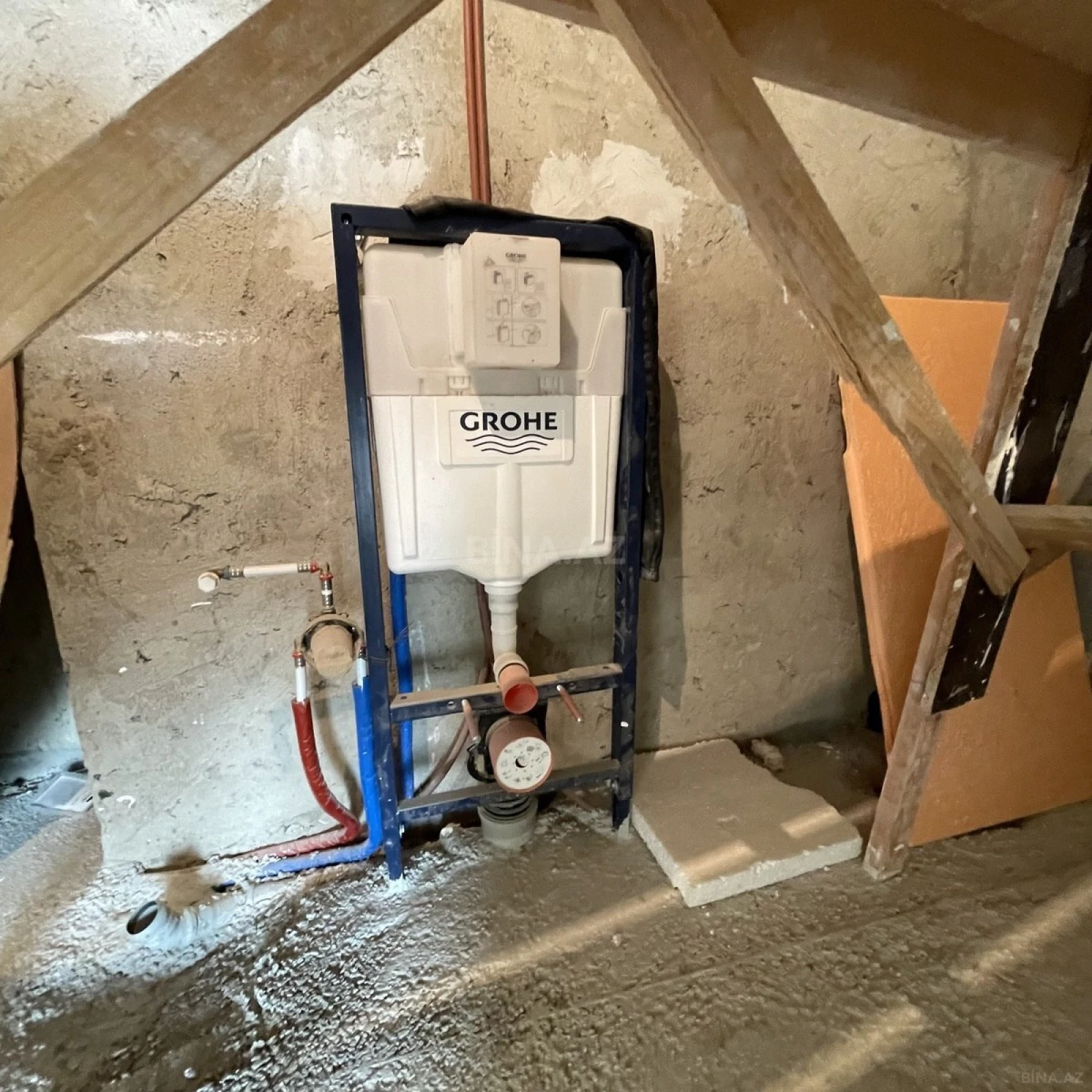 Satılır 4 otaqlı mənzil 200 m²