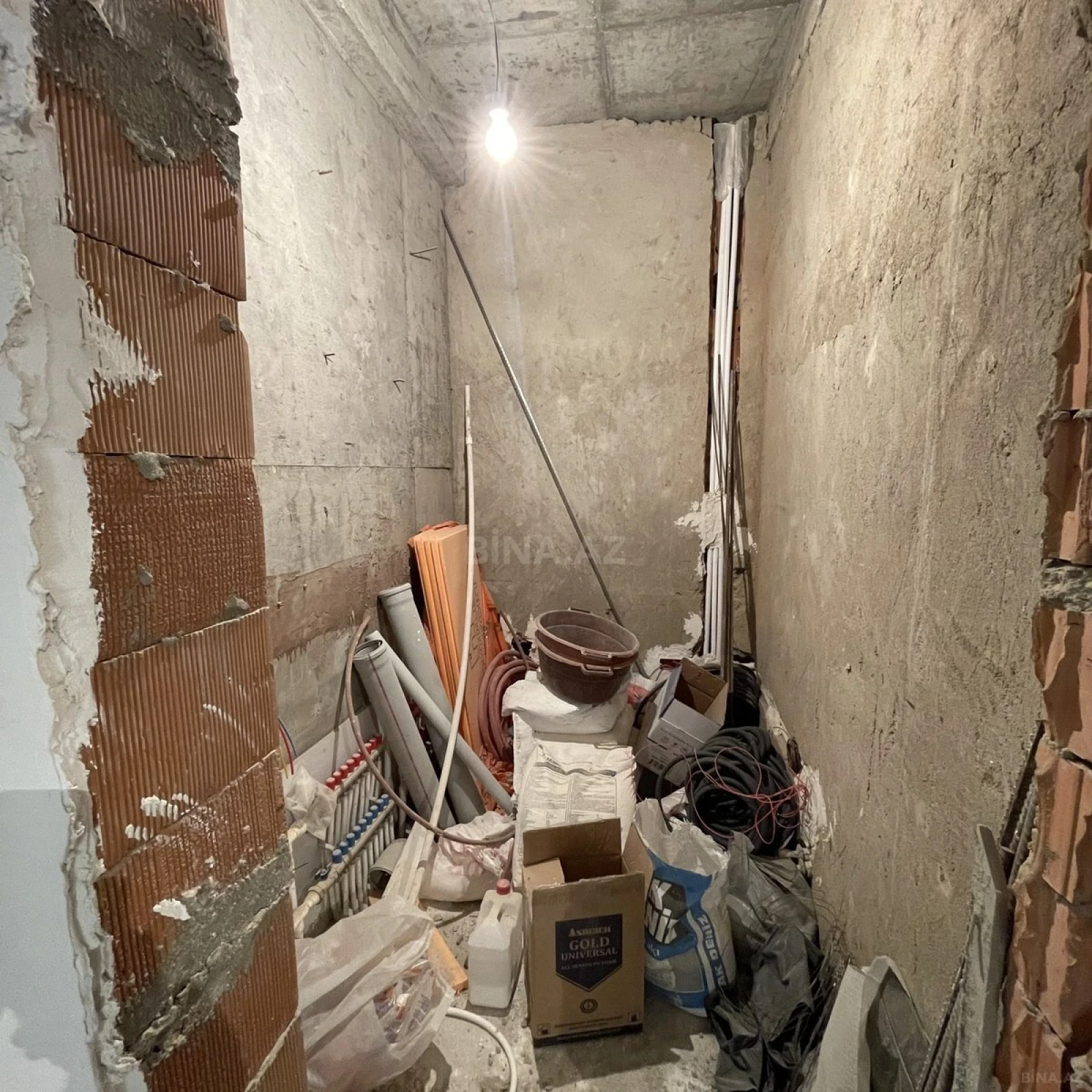 Satılır 4 otaqlı mənzil 200 m²