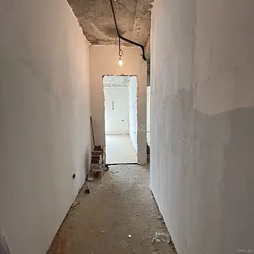 Satılır 4 otaqlı mənzil 200 m²